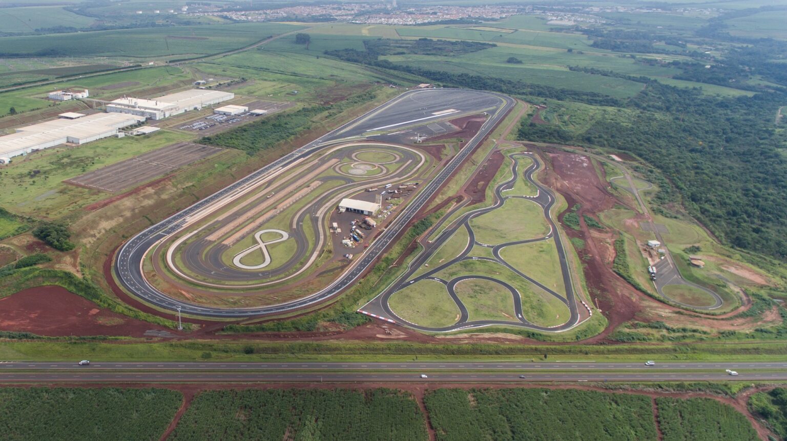 Brasil: Mercedes-Benz y Bosch construyen un Centro de Pruebas de Vehículos