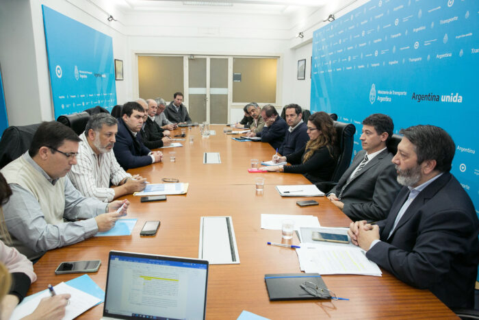 Transportistas acordaron un aumento del 30% para las tarifas del agro