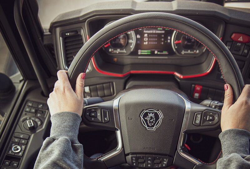 Scania abre la inscripción para la quinta edición de “Conductoras”