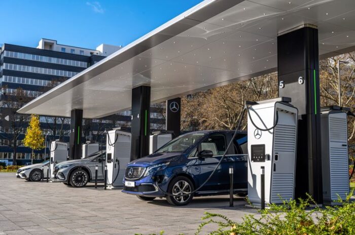 Movilidad eléctrica: Mercedes-Benz inaugura 1° estación de carga en Alemania