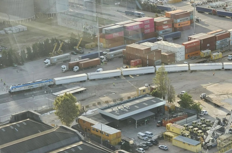 Montevideo: llegó al puerto el primer convoy de Ferrocarril Central