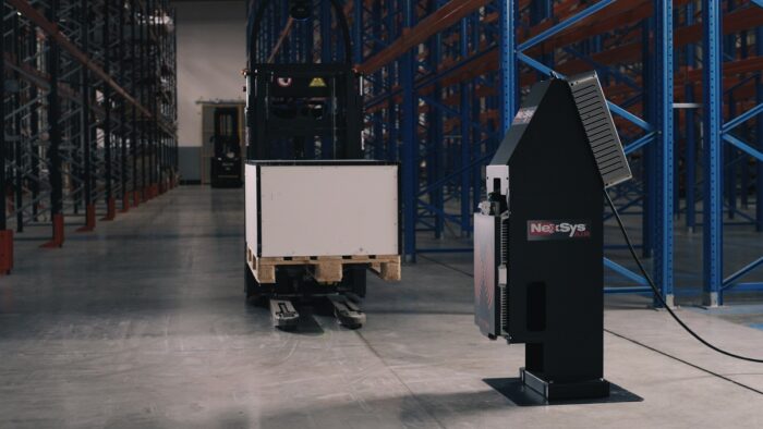 Automatización completa del almacén con cargadores inalámbricos