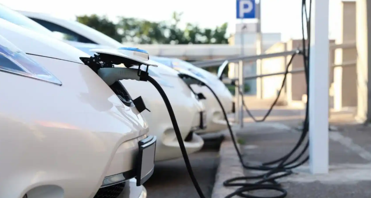 Legislación, registros e infraestructura de carga: los desafíos de los VEs en 2025