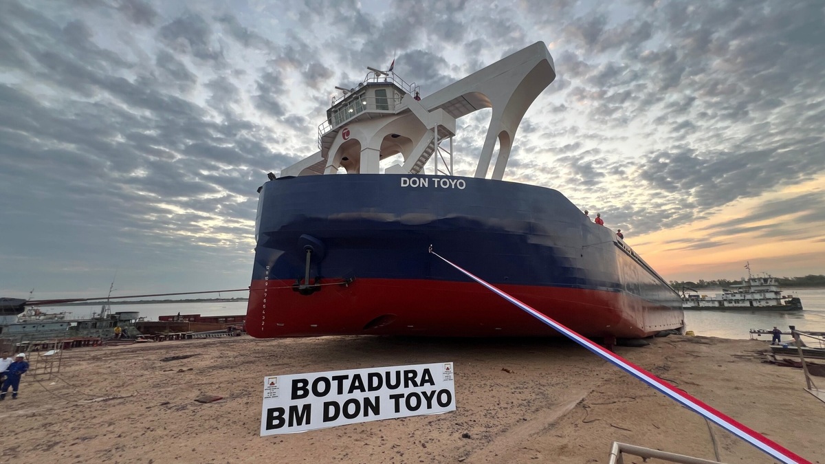 El buque portacontenedores más grande de la hidrovía operará en Buenos Aires