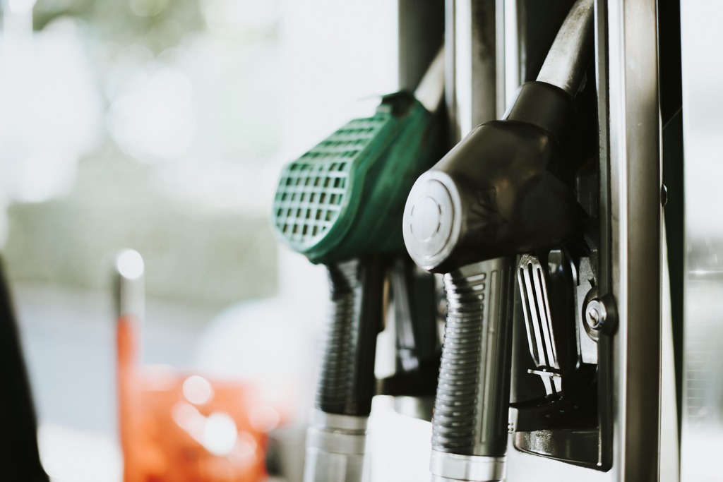 Combustibles: cómo afecta al transporte el esquema fiscal escalonado