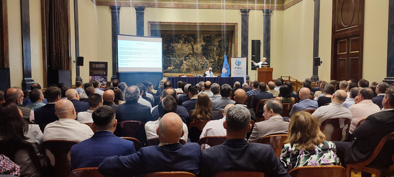 FIEL presenta «Proyecciones Económicas para Operaciones Logísticas 2026»