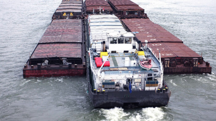 Transporte fluvial eficiente y sostenible para la logística argentina