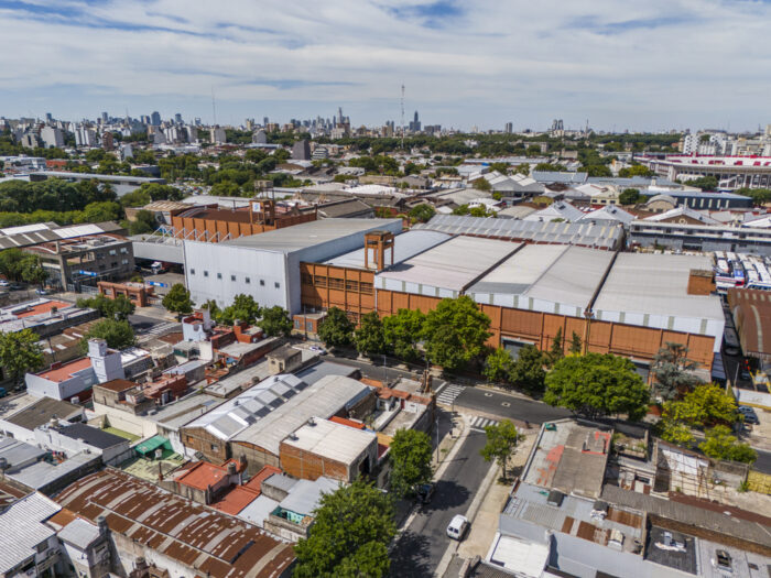 Mercado inmobiliario industrial en CABA: la logística urbana se consolida como protagonista.
