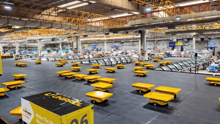 Correo Argentino estrena el primer sistema de clasificación robotizada de Latinoamérica