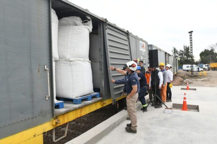 El ferrocarril vuelve a conectar al azúcar tucumano con los puertos